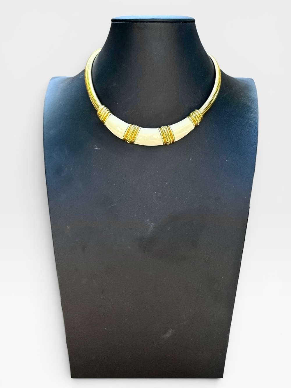 MONET 1980s Vintage Gold and Ivory Enamel Omega Tubogas Collar Necklace - Picture 7 of 16